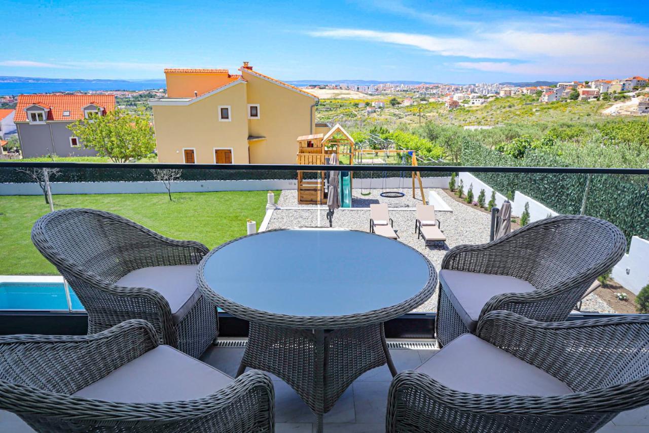 Villa Angelus With Heated Pool Kucine Exterior photo